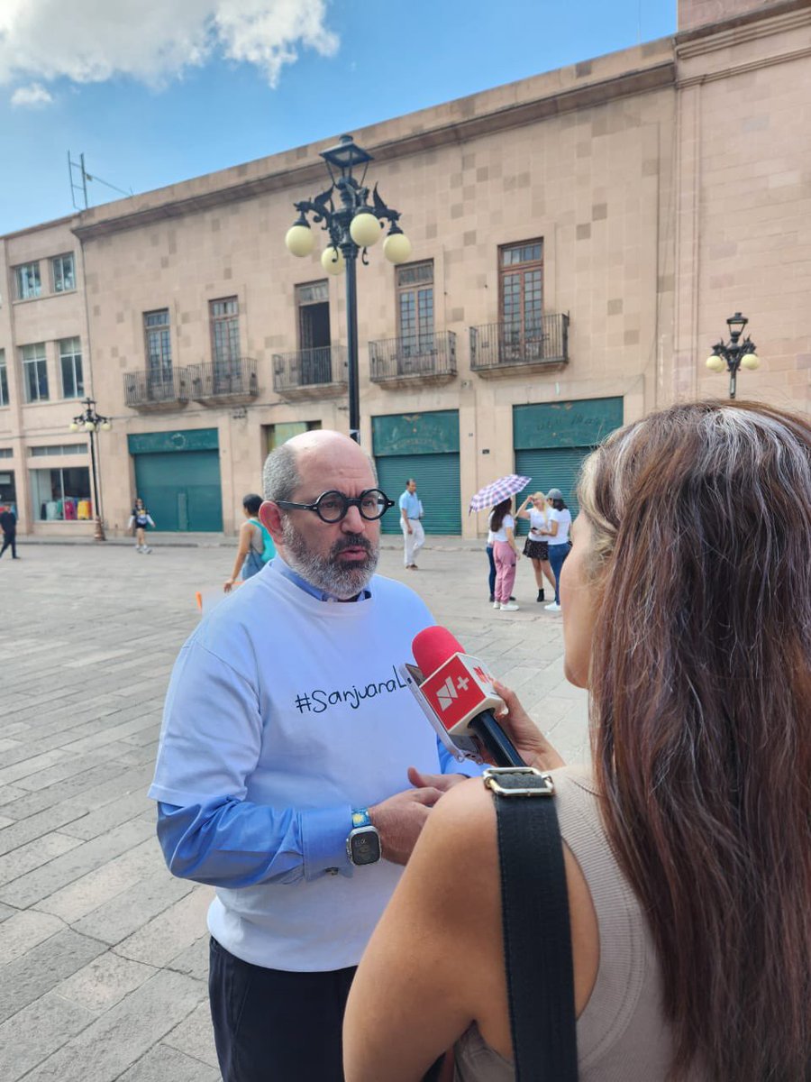 JoseMarioMX's tweet photo. Estamos en el @CongresoEdoSLP, donde en unos minutos se abordará el caso de Sanjuana Maldonado. Un grupo de organizaciones civiles y personas  defensoras de derechos humanos estamos presentes y atentos para escuchar el análisis. La justicia no puede esperar más. #SanjuanaLibre https://t.co/JpvZDPR0Ik