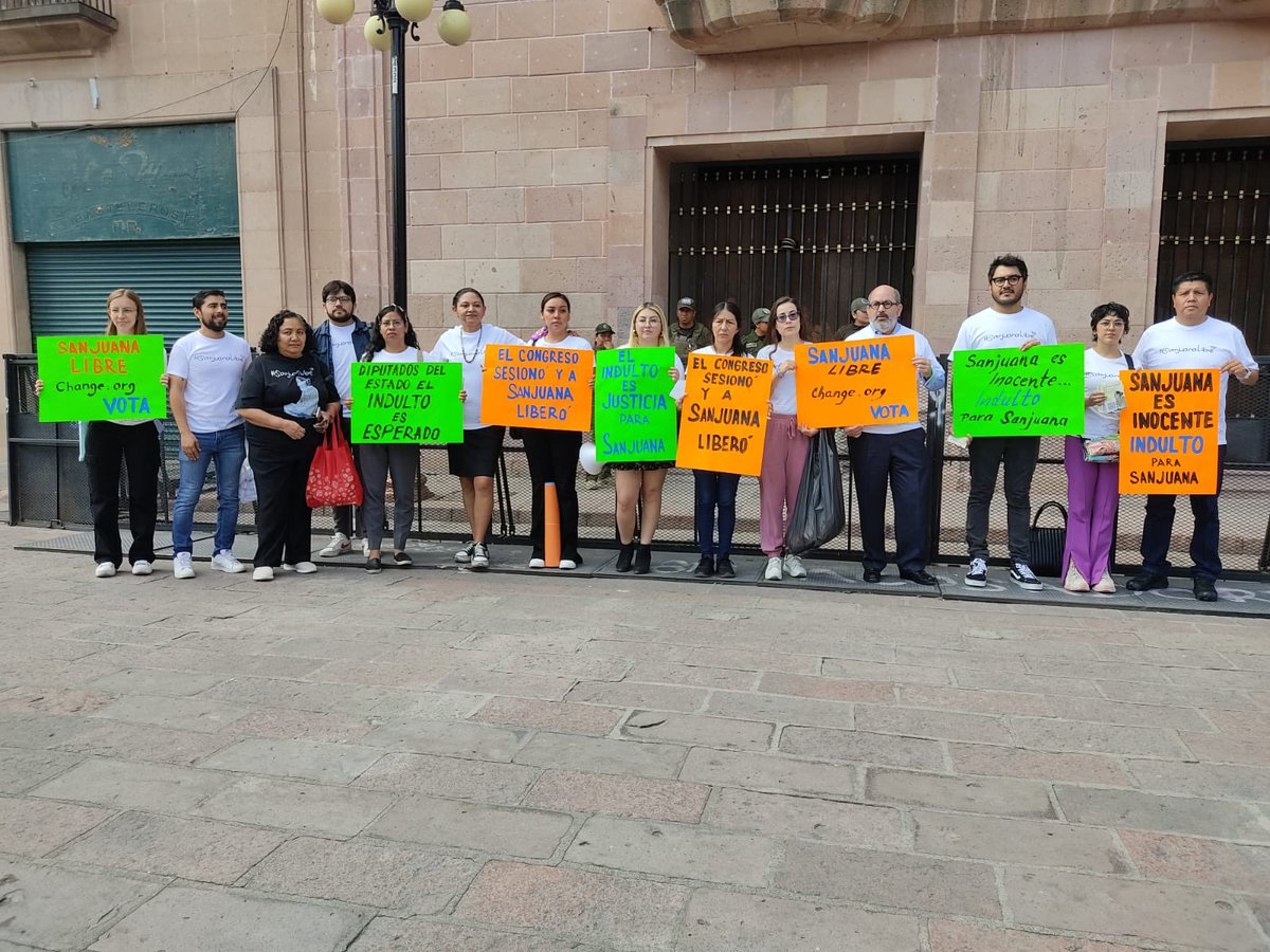 JoseMarioMX's tweet photo. Estamos en el @CongresoEdoSLP, donde en unos minutos se abordará el caso de Sanjuana Maldonado. Un grupo de organizaciones civiles y personas  defensoras de derechos humanos estamos presentes y atentos para escuchar el análisis. La justicia no puede esperar más. #SanjuanaLibre https://t.co/JpvZDPR0Ik