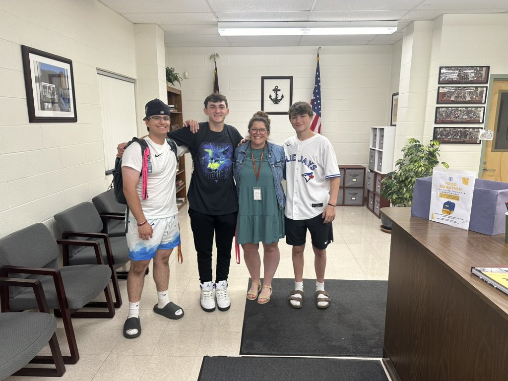 knixonAHS's tweet photo. Even though I ditched them a month into their junior year-I couldn’t be prouder of this amazing crew! 

Go be good humans, my kiddos!⚓️🎓❤️ https://t.co/MwGYUvwWC3