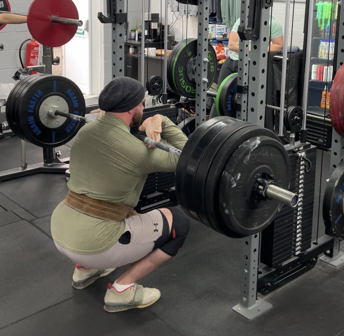 WSWayland's tweet photo. Favourite Routine I ran a while back was;

Front Squat
Push Press
RDL

Just those movements at variable sets and reps, 3 days a week.

If this gets enough likes/RT I'll share the program below. https://t.co/SGIKp6rhDu