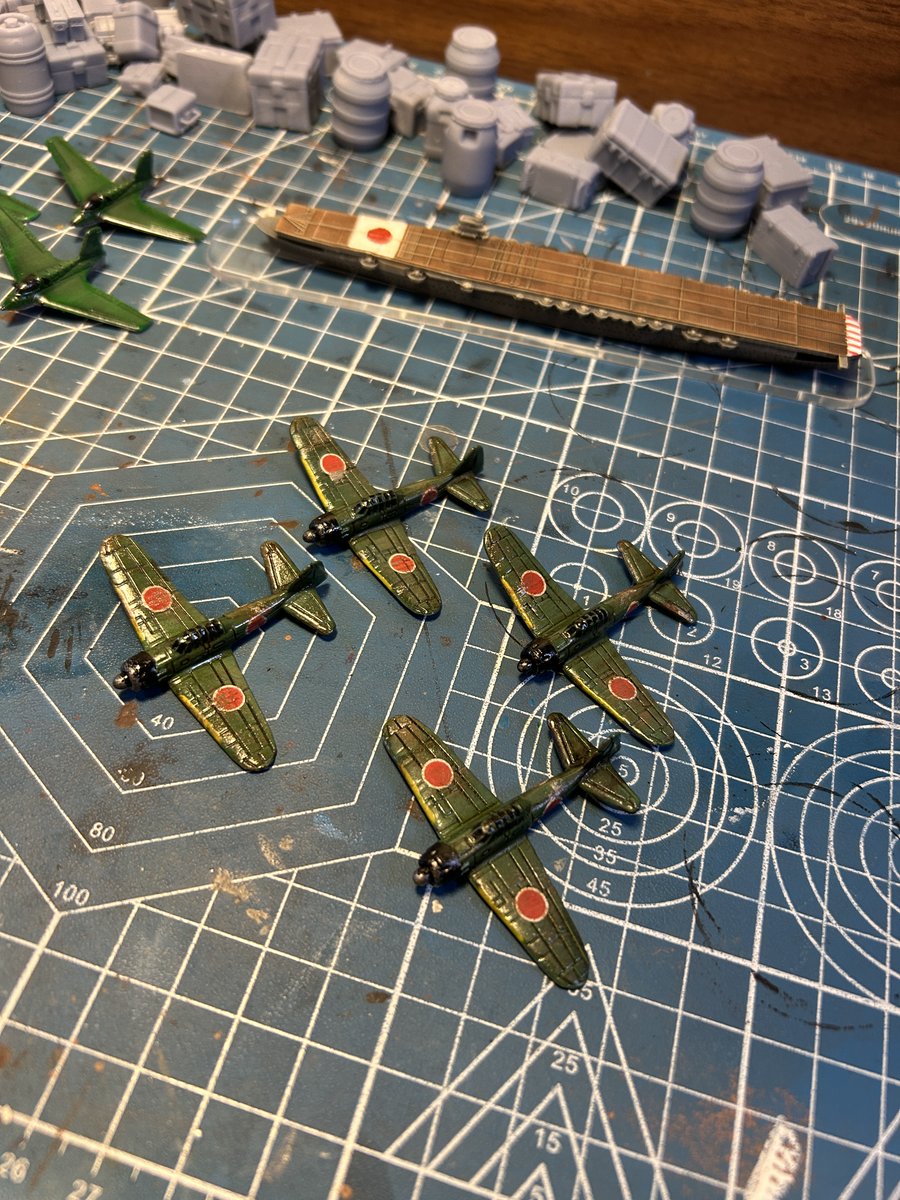 JunkieTerrain's tweet image. All weathered up and ready for the table, I also finished the last 4 green zeros I had to paint up.

@WarlordGames #bloodredskies