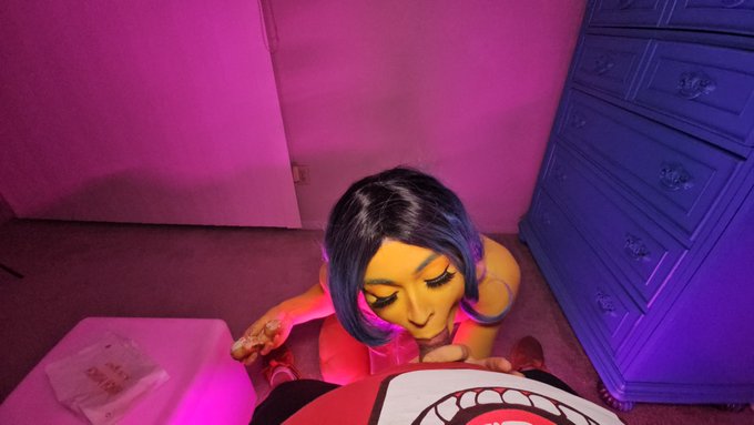 Eating Doughnuts and Sucking Cock. New Marge Simpson set coming soon! 🥵 https://t.co/cVRWbjXBIX