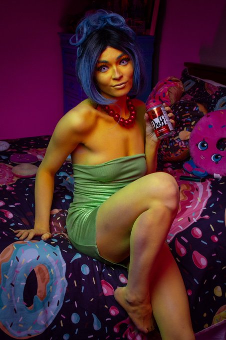 Eating Doughnuts and Sucking Cock. New Marge Simpson set coming soon! 🥵 https://t.co/cVRWbjXBIX