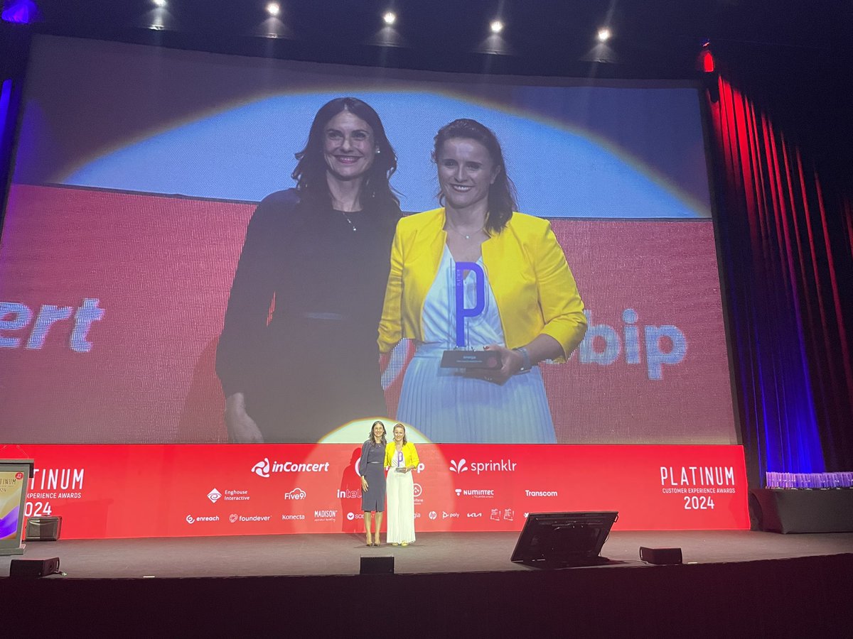 💭 Lourdes Álvarez, CEO de <a href="/somospeldano/">Peldaño</a>, entrega el Platinum Award al mejor proyecto de sostenibilidad a <a href="/emergiacorp/">emergia</a>: “En Peldaño consideramos que la sostenibilidad es fundamental en el complejo mundo de la Experiencia de Cliente y por eso es un honor para mí presentar esta