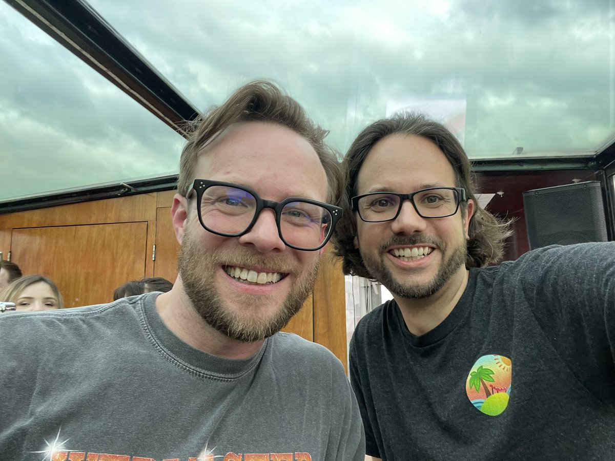 TkDodo's tweet image. Great meeting @stolinski at #Reactsummit 🚀