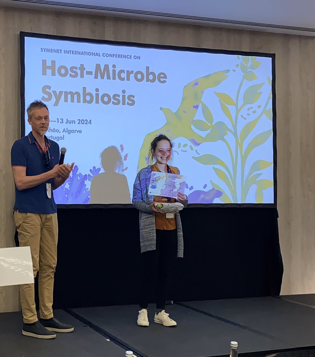 SymbNET's tweet image. And the award goes to…. 🥁
Ana Raquel Cruz for best poster.
Gonçalo Santos-Matos for best talk.
Congratulations to our winners! 🥇👏
#Symbnet2024 #happysciencing #scientificmeeting #awards