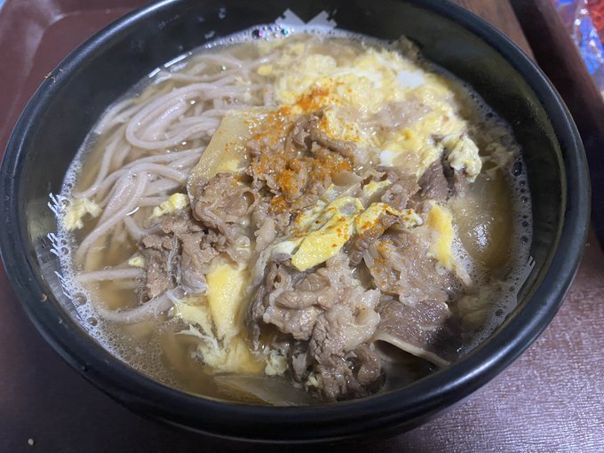 お夜食、肉とじそば 