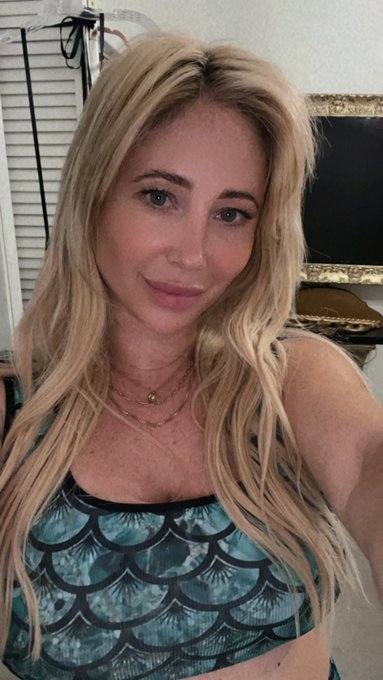 Good morning https://t.co/gckZwufhr1 https://t.co/oqxvWRtr4m