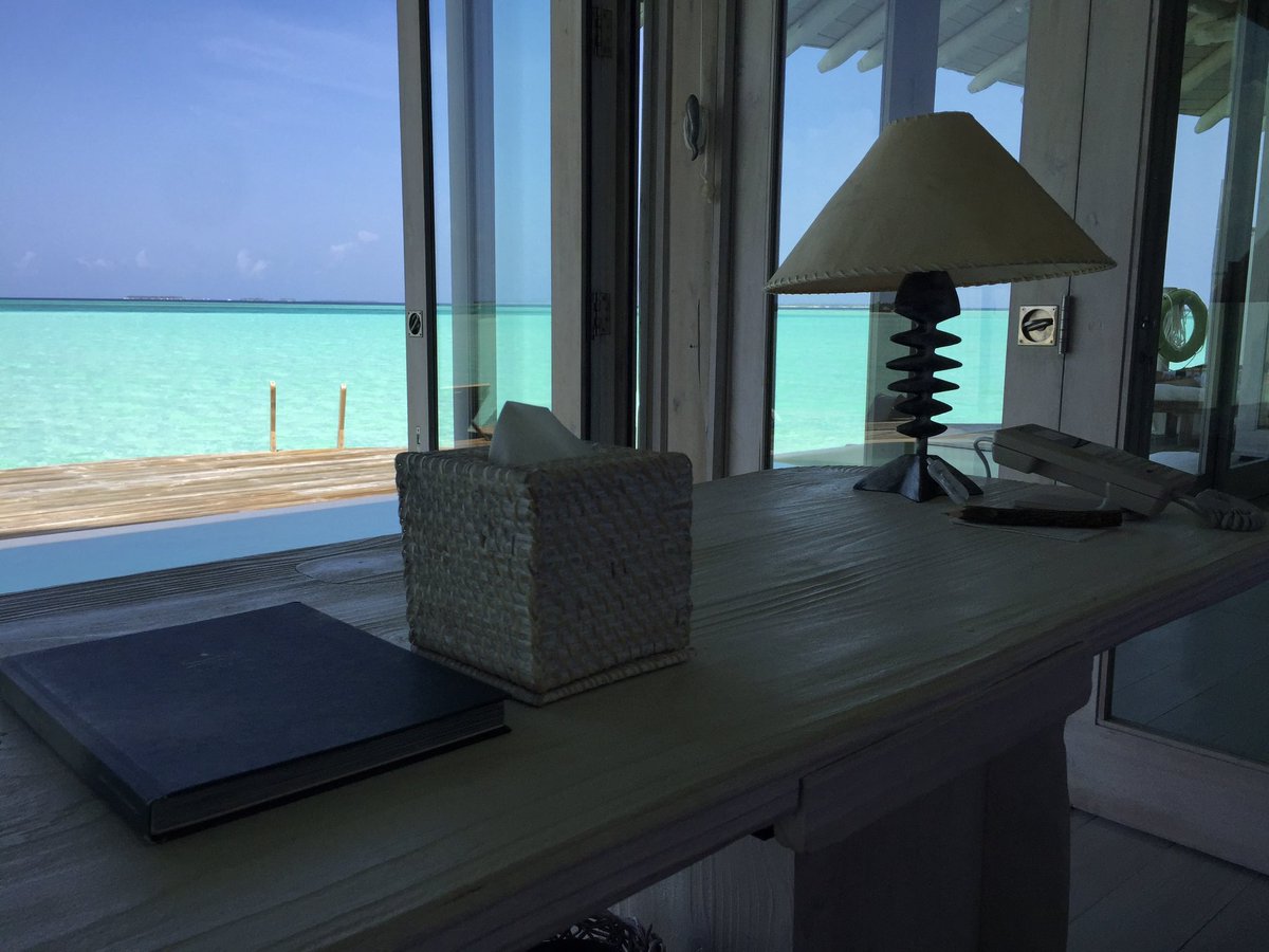 yuppieooo's tweet image. Warum sitze ich jetzt eigentlich hier am Schreibtisch und nicht da?

#FehlerImSystem