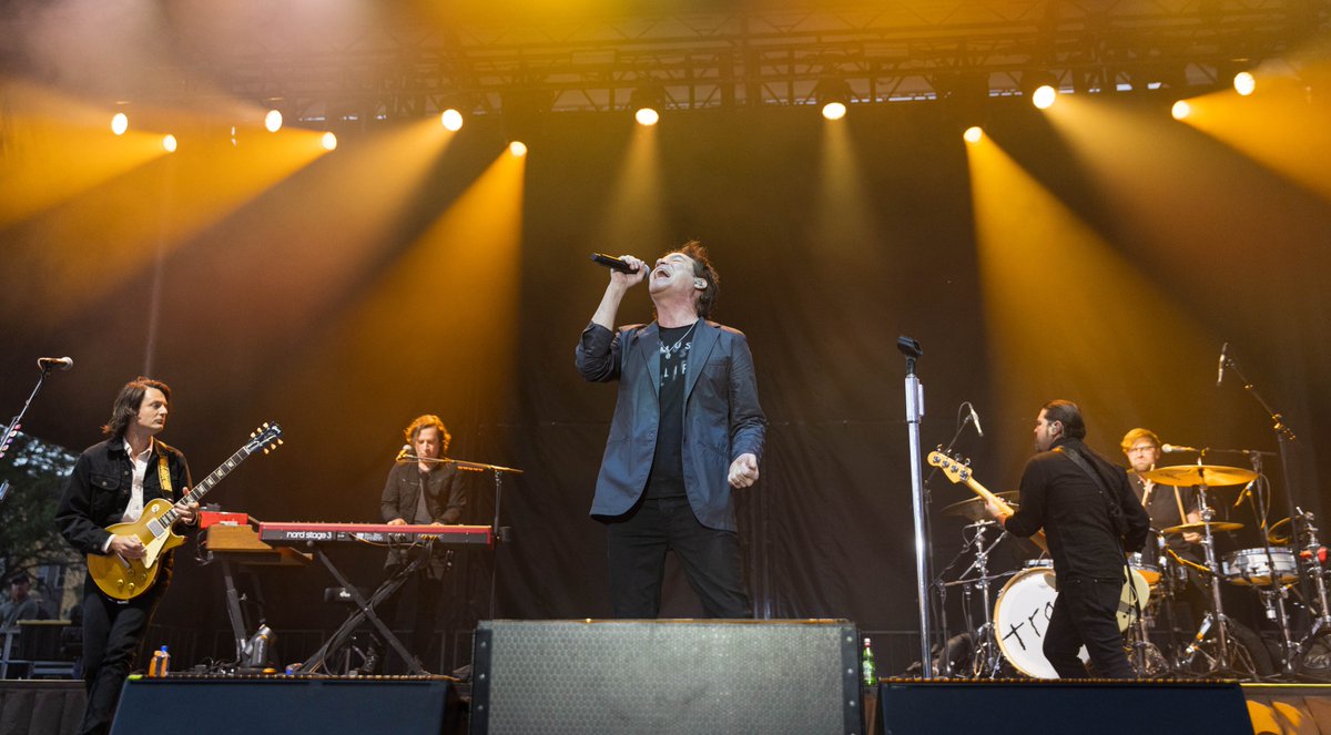 reelwavemedia's tweet photo. Train + Christone "Kingfish" Ingram in concert

#train #kingfish #music #concert #musicphotography #concertphotography #livemusic #musiclife #madison #wisconsin #canon #r5 #photography #amfamchamp https://t.co/uefrJ1WWQb