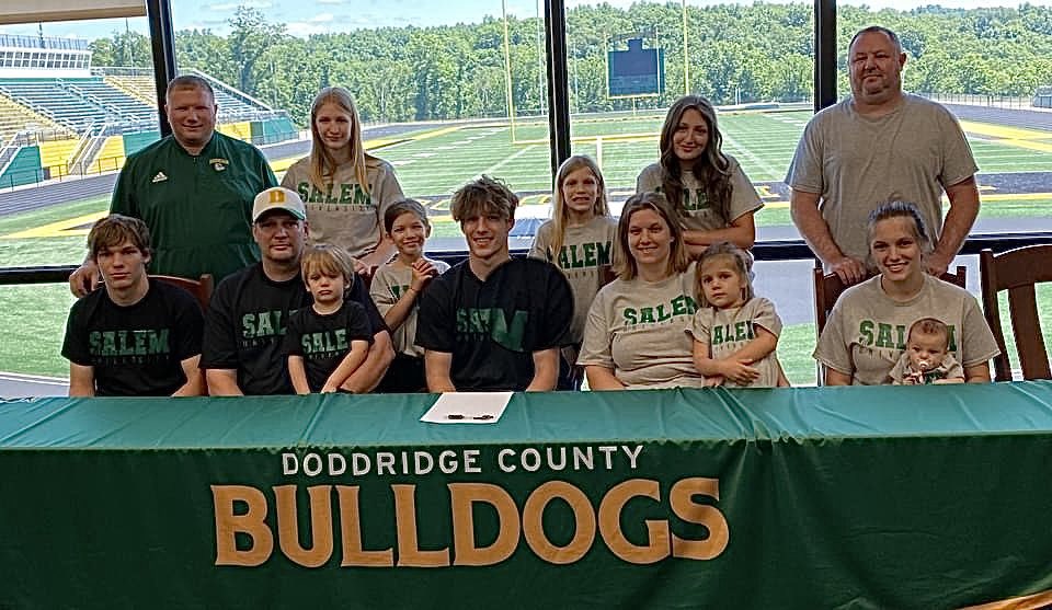 Congratulations to the Elite’s <a href="/JacobDeHaven22/">Jacob DeHaven</a> 2024 G Doddridge County High School on his commitment to continue his education &amp; athletic career with <a href="/SalemTigerHoops/">Salem University Basketball</a> 🏀 Big ceiling for you. Now is the time to put in the time! Get after it son 😈 #AnothaOne📝 #TeeShirtWorthy