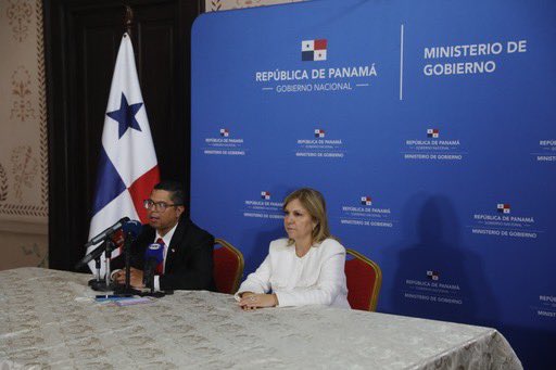 ValdesAzihra's tweet photo. La ministra designada @DinoskaDinoska inició su proceso de transición en el ministerio de gobierno. https://t.co/84IFzerj1E
