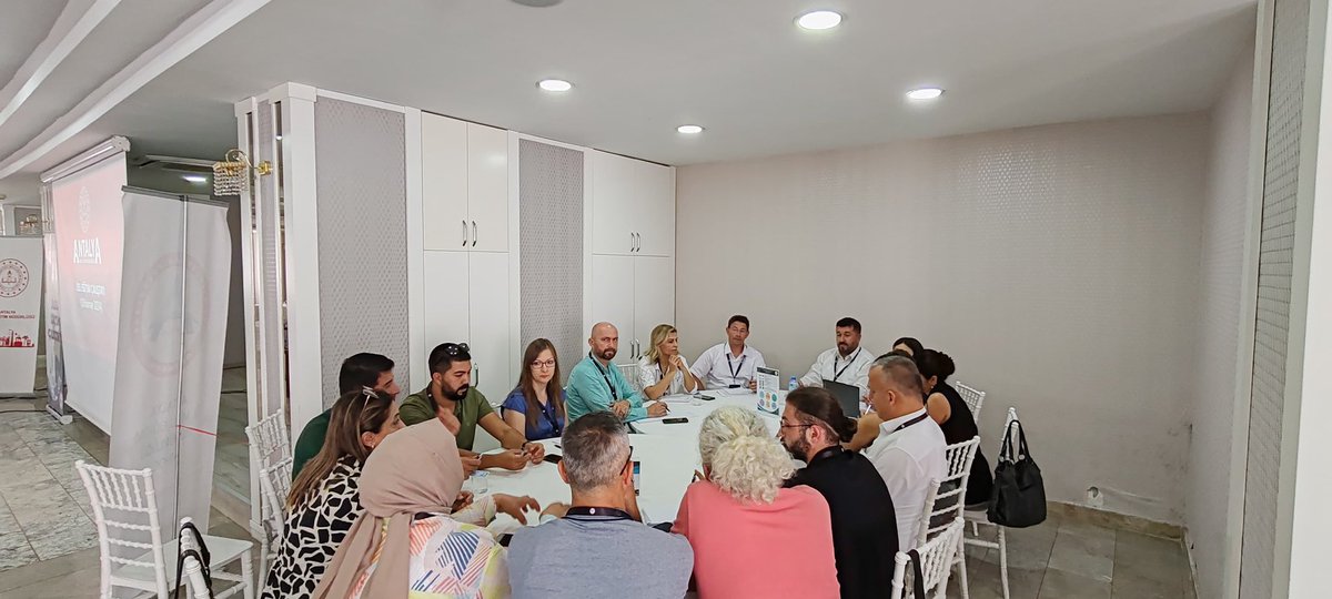 Çalıştayda çalışmaya çalışıyoruz.