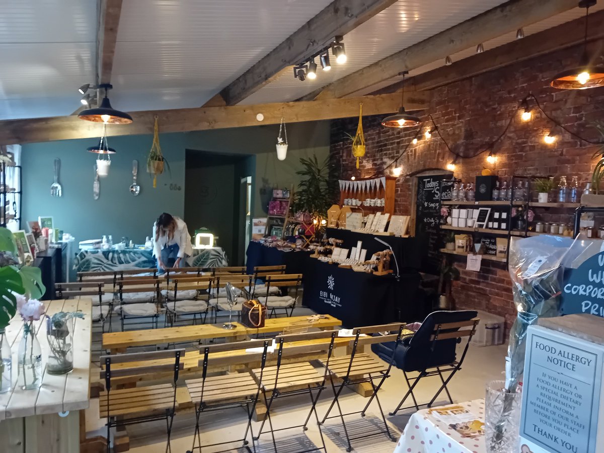 Nickala5's tweet photo. After running a conference all day in Manchester for our We Lead for Legacy programme Graduation , made it back in time to help our Holistic Health recent graduates to run their first #PopupSpa at a local cafe! Now to pop home, before popping back for a glass of fizz 🥂💪🏻💪🏽💪🏻 https://t.co/r7xOGoNeoz