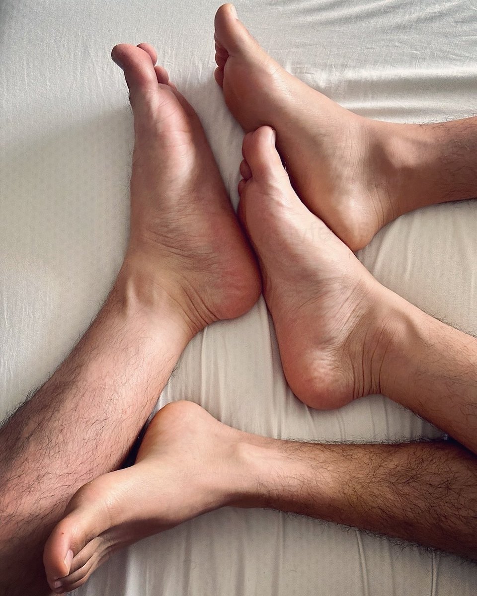 lvfeets's tweet photo. Intertwined 👣 https://t.co/4gKbII1Tcn