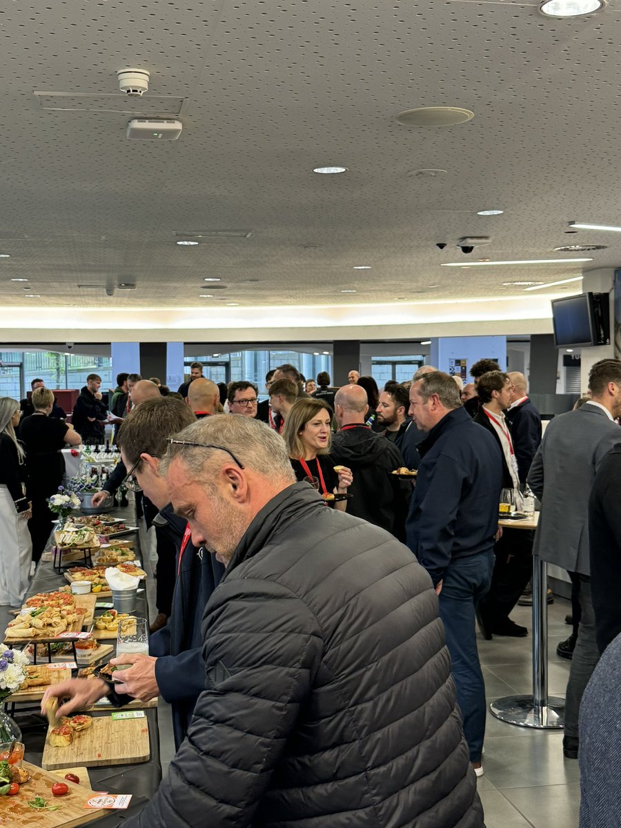leedsmfgfest's tweet photo. There’s a definite buzz in the room as people arrive for the awards presentation evening. The anticipation is building! https://t.co/VTZeQhKOeY