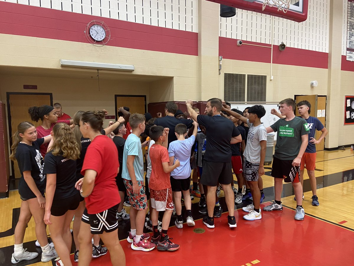 SouthportBBall's tweet photo. Middle school workouts at Southport Middle school! Next week will be the last week of workouts for June! Monday and Thursday 10am-1130! #FutureCards https://t.co/ZmXwvJZeQE