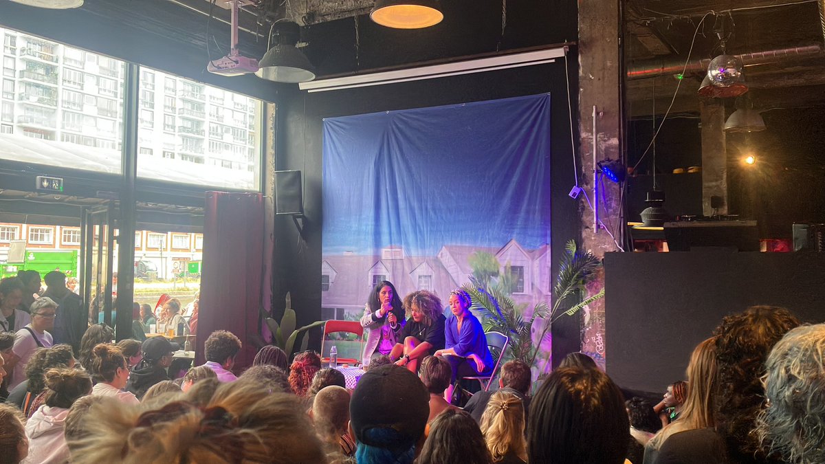 « Nous ne sommes pas des rabatteurs ni des cartes électorales sur patte. Quand on voit les résultats depuis les quartiers, on ne se dit pas «Tiens ! Allons vite voter Yannick Jadot ou Fabien Roussel !» Ne nous précipitons pas pour appeler à voter pour cette offre électorale. 1/3