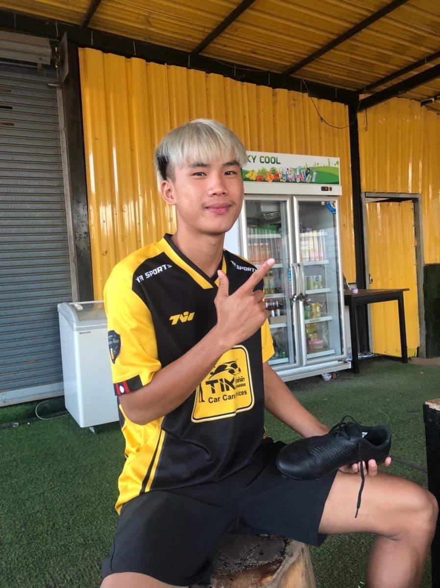 sa59694's tweet photo. ເກີບຂາດແລ້ວ😂 https://t.co/4Hfkp5HSWs