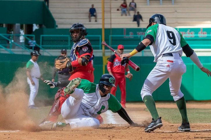 JRDeportesCuba's tweet photo. #DeporteCubano 🇨🇺
#Beisbol ⚾️ 🇨🇺
#63SNB
#LTU y #SCU por definir cupos a #playoff del #beisbo🇨🇺
📌Hoy jueves la #63SNB podría estar marcado por la potencial clasificación de #Avispas y #Leñadores y la creciente tensión por el octavo boleto a los #playoffs
https://t.co/0vlJV5Ejjx https://t.co/E5PeIgsTqR