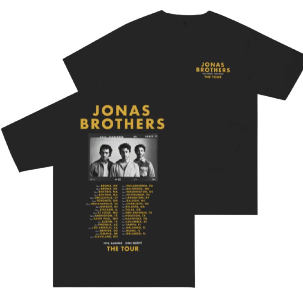 joejonasmami's tweet photo. 🚨GIVEAWAY ALERT🚨

- 1 The Tour T-Shirt 3XL
- 1 Red Dress T-Shirt 3XL 
- Tour Program 

Open to anyone in any country! Must RT this tweet and follow me to enter. I’ll randomly pick a winner a week from today. ☺️ Good luck besties. 

@jonasbrothers https://t.co/iKIqAPqi8s