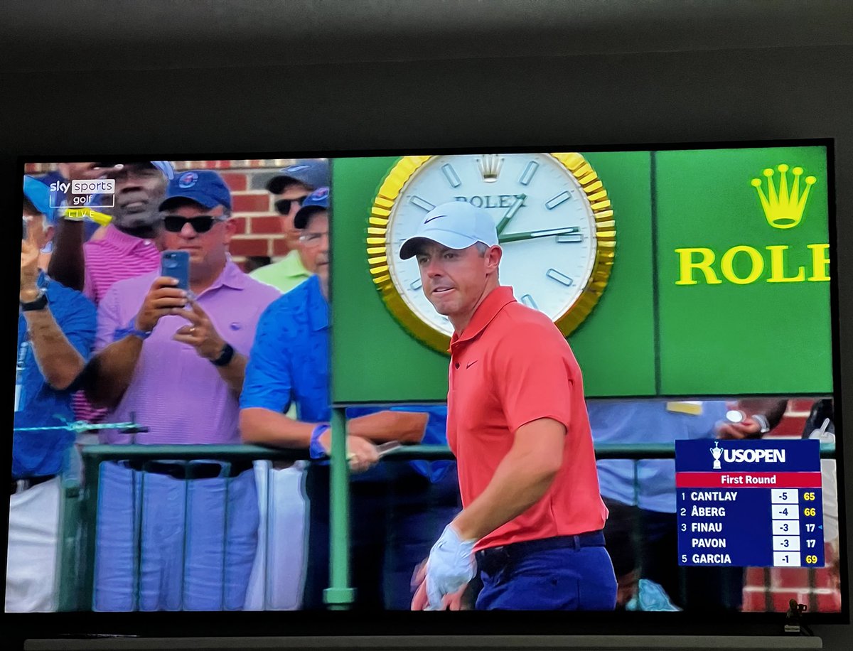 BenHeath2021's tweet photo. Sorted for the night #LetsGoRory ⛳️ 😍 https://t.co/u16m30ZKDZ