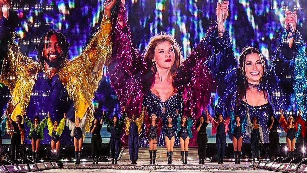 shawnxniallx's tweet photo. felices 100 shows del the eras tour, el tour que cambió vidas de swifties https://t.co/S5AbPZJi7R