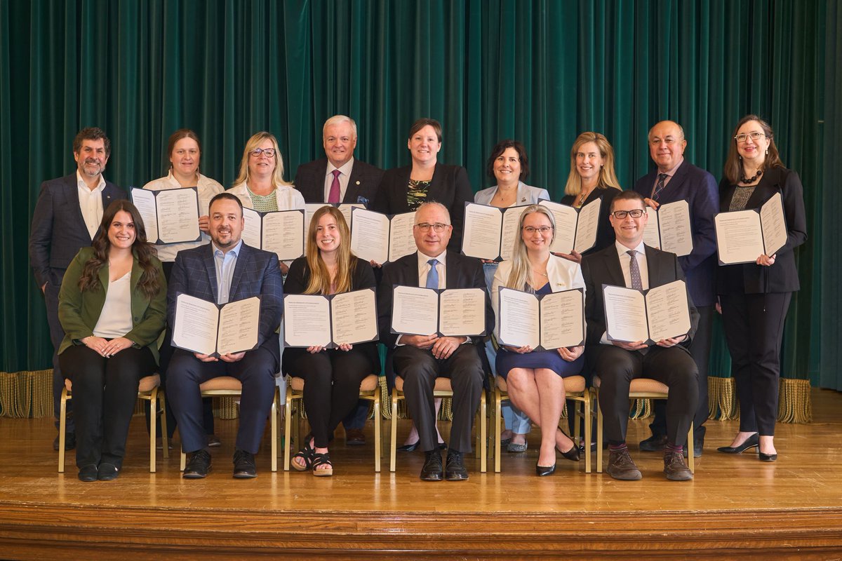 On May 23rd, Canada's 12 engineering regulators gathered to sign a National Statement of Collaboration.  The ceremony took place in Winnipeg as part of Engineers Canada's 2024 Spring Meetings and Annual Meeting of Members.