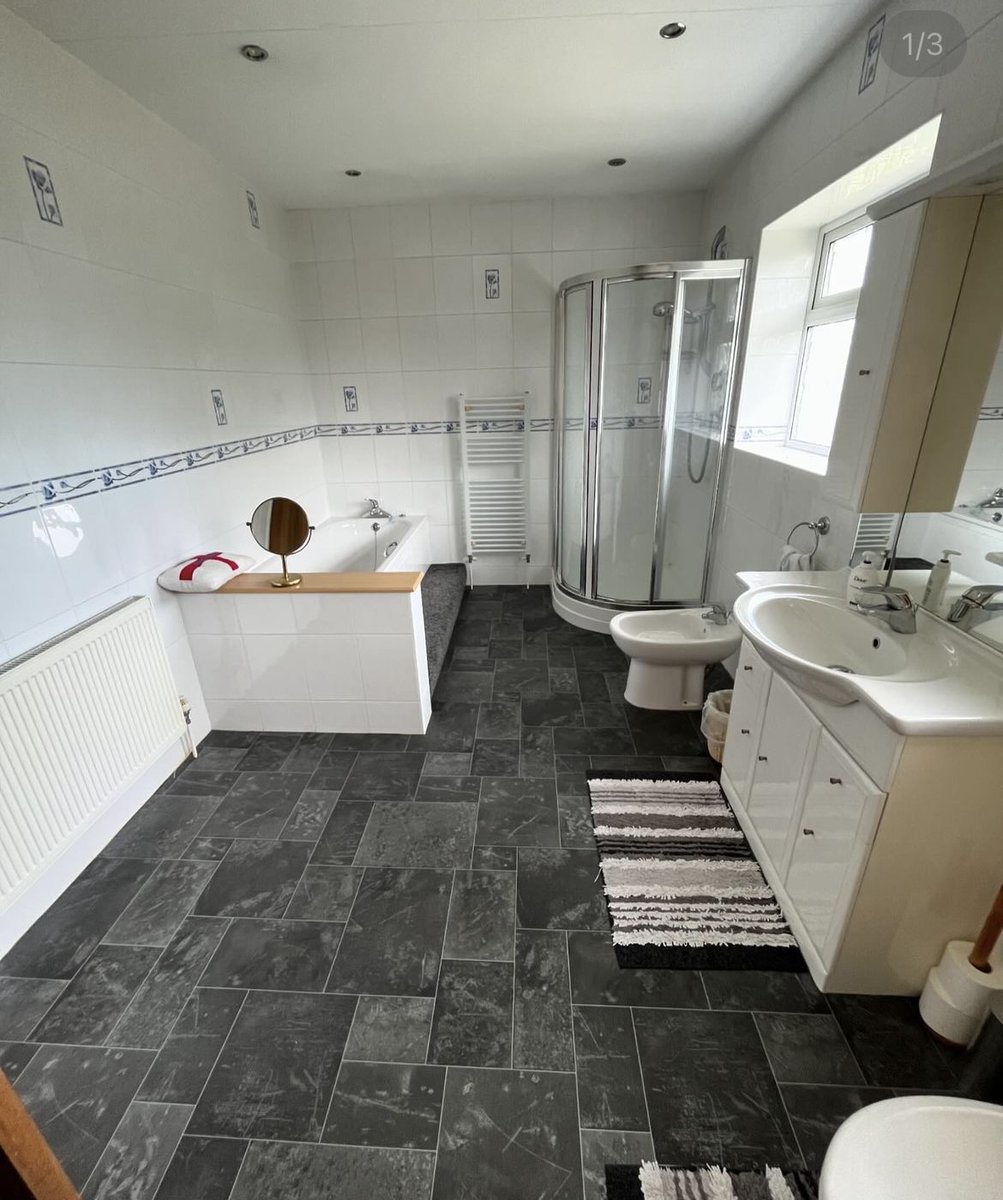 lite_stone's tweet photo. Check out this stunning bathroom before and after featuring our Carrara white marble basket weave bathroom floor tiles! 

Our customer wanted to renovate her bathroom and well, here is the finished result! What a difference!

#litestone #beforeandafter #bathroomrennovation https://t.co/L2yLAt49jG