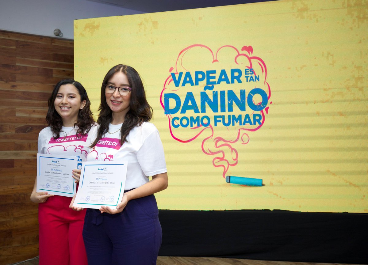 Fosaludoficial's tweet photo. Posterior a la presentación de los resultados del estudio sobre "Consumo de cigarrillos electrónicos y tabaco calentado en estudiantes universitarios" y la certificación de la @ueesoficial, como primer institución de educación superior certificada como ambiente libre de humo de tabaco, se procedió a presentar la campaña "Vapear es tan dañino como fumar".
