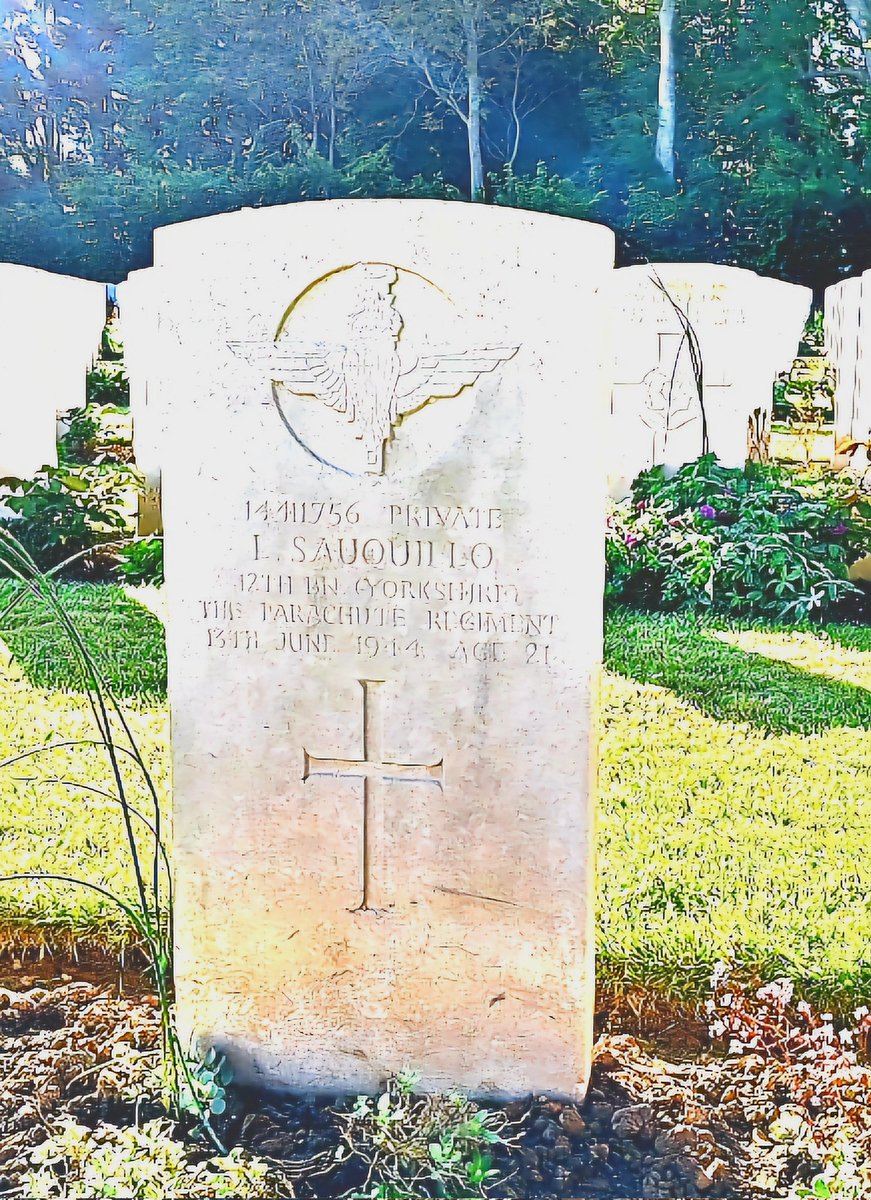 A few weeks ago, I was in #Normandie &amp; visited the grave of Lucio Sauquillo Echevarría who died from his wounds #OTD in 1944. What was a #Basque refugee child doing in the #ParachuteRegiment on #DDay? A🧵