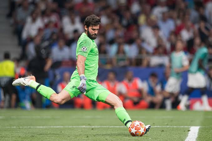 Futmax_io's tweet photo. Diz ai torcedor, na sua opinião o Alisson merece estar na seleção?! 👀⚽️ https://t.co/SATOoOhXT9