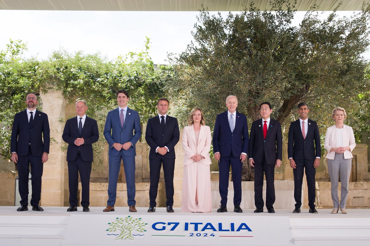KanzlerScholz's tweet photo. Putin has a plan: He wants to push the war until everyone gives up supporting Ukraine. 

His plan failed today.

As the G7 we are mobilizing $50 billion for Ukraine - to defend its sovereignty. A historic step. https://t.co/JsWMNB1zPs