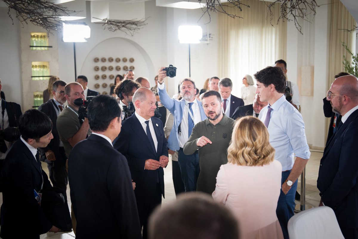 KanzlerScholz's tweet photo. Putin has a plan: He wants to push the war until everyone gives up supporting Ukraine. 

His plan failed today.

As the G7 we are mobilizing $50 billion for Ukraine - to defend its sovereignty. A historic step. https://t.co/JsWMNB1zPs