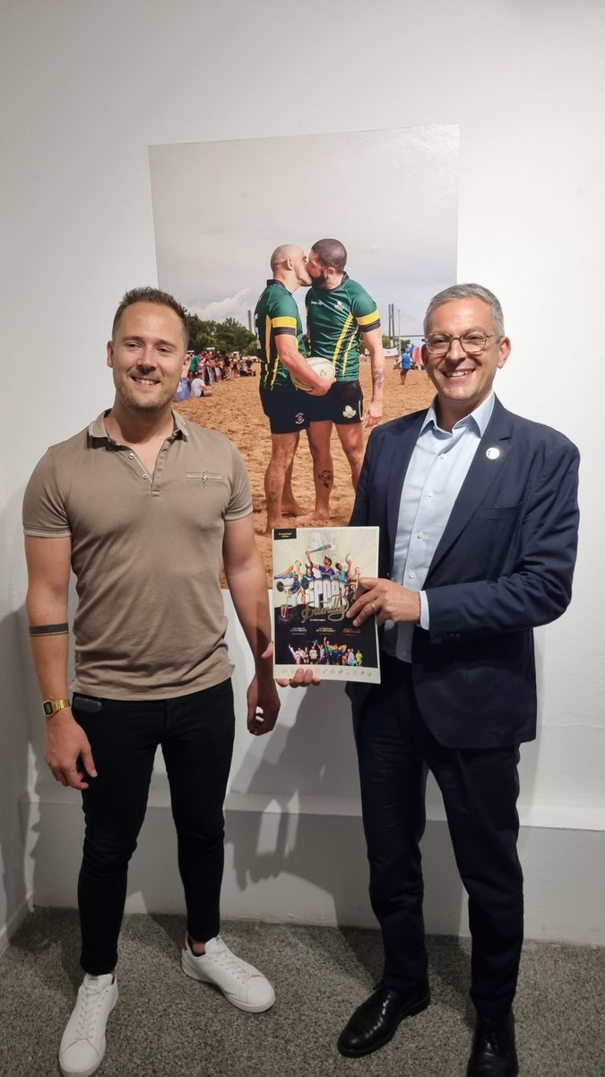 IF_Barcelona's tweet photo. En el marco de la expo “Sport Friendly: ¡la cancha de la diversidad!”, @EmilienBuffard nos hace el honor de presentar su trabajo como fotógrafo, contamos también con Alberto Martín de @PanteresGrogues. Exposición visible hasta el domingo, ¡no te la pierdas! https://t.co/ZxujNKV4RC