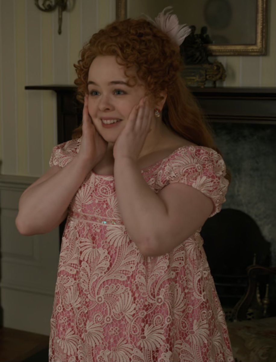annabella_prinx's tweet photo. Penelope Bridgerton, the powerful, confident woman you are. 🧎🏻‍♀️
#bridgertons3 

  Who's afraid                 You should be
of little old me https://t.co/msc4YtiqRe