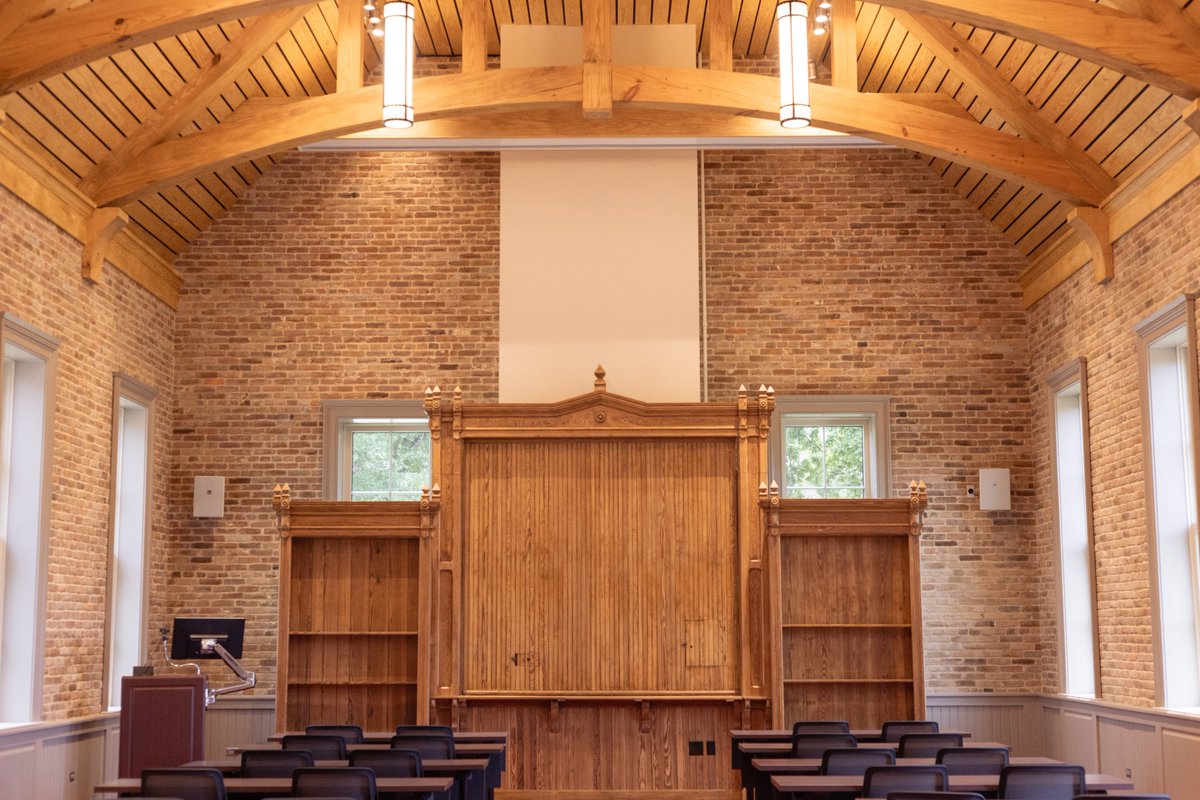 shelbyinst's tweet photo. Take a sneak peek at the Lecture Hall! With our newly renovated space, the Shelby Institute is thrilled to welcome and host distinguished guest speakers throughout the school year. Stay tuned for the list of our guest speakers!  #ShelbyInstitute #ShelbyScholar #UA https://t.co/A3BGsOOcFi