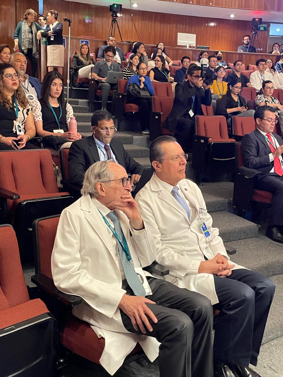 incmnszmx's tweet photo. Hoy inició el Curso #NASHWeek. Inauguró el Dr. José Sifuentes Osornio Director General del INCMNSZ, acompañado por el Dr. Alberto Ávila Funes Director de Enseñanza y Dr. Mario Peláez Luna Jefe del Departamento de Gastroenterología. @DrJoseSifuentes https://t.co/EV8uK3ve86
