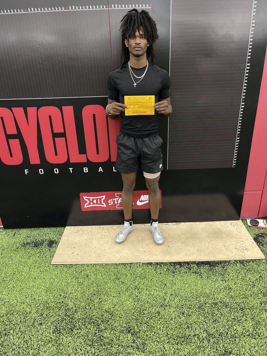 brianstewart06's tweet photo. Had a great day at Iowa state got to show case my talent. And my route running. And why I’m The best in c/o25 @CycloneFB @CycloneATH @CoachRico15 @Coach_NPauley @TrentSlattenow @PrepRedzone @NIU_Football @PrepRedzoneWI @MJ_NFLDraft #viral #fyp https://t.co/ug4HqMHQr6