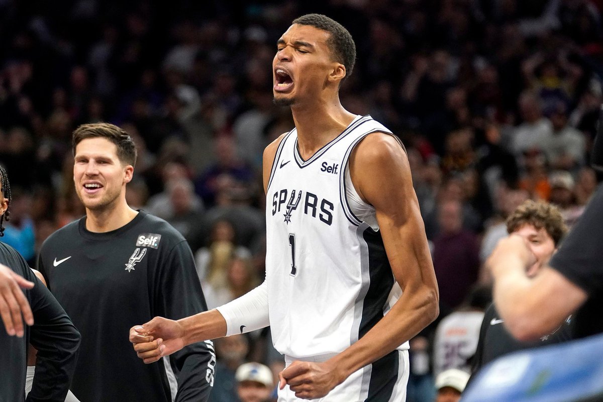 PBA_RP's tweet photo. 𝐈𝐓’𝐒 𝐎𝐕𝐄𝐑⌚ 

🥙Pan Pantonio 66-62 Polden state Parriors🌉 

Pan Pantonio arrache le game 7 dans les dernières 
secondes

Prochain match c’est Win or go home https://t.co/1OpBDK2IzF