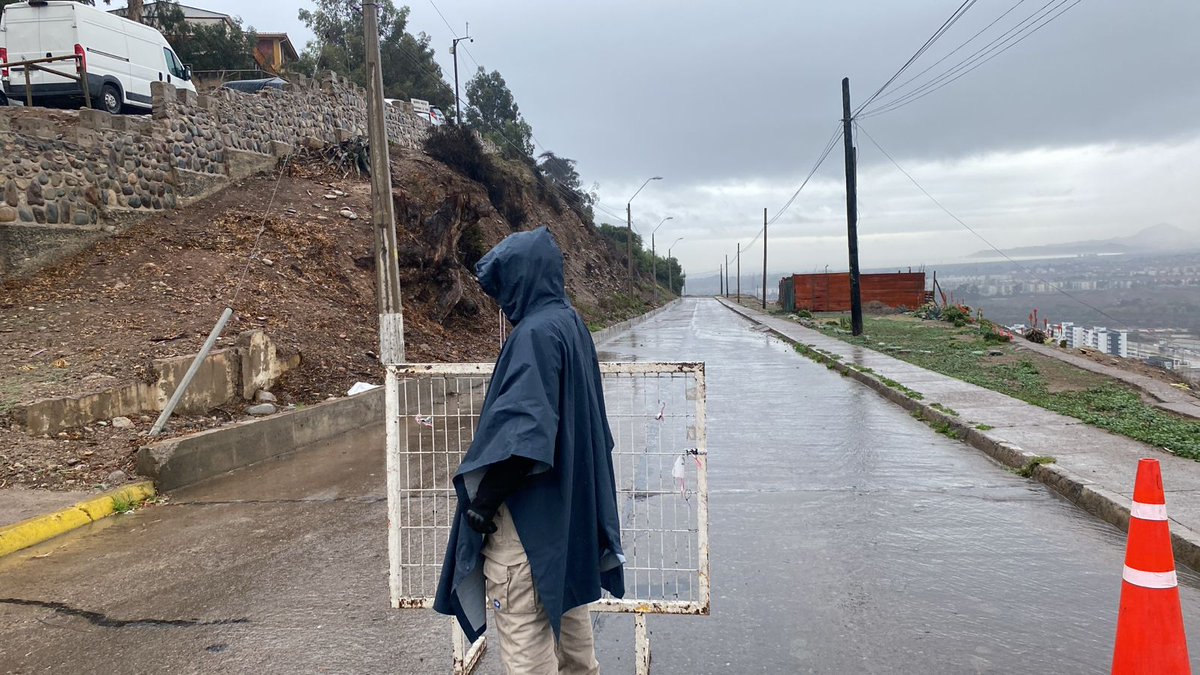 munilaserena's tweet photo. #CorteDeCalles ❗Informamos sobre cortes de calles en General Novoa, entre Castro y Cruz del Molino, además de Julio Díaz, entre Gabriel González Videla y Cisternas. Reiteramos el llamado a transitar con precaución #LaSerena #emergencia https://t.co/pXrVd7ZKSM