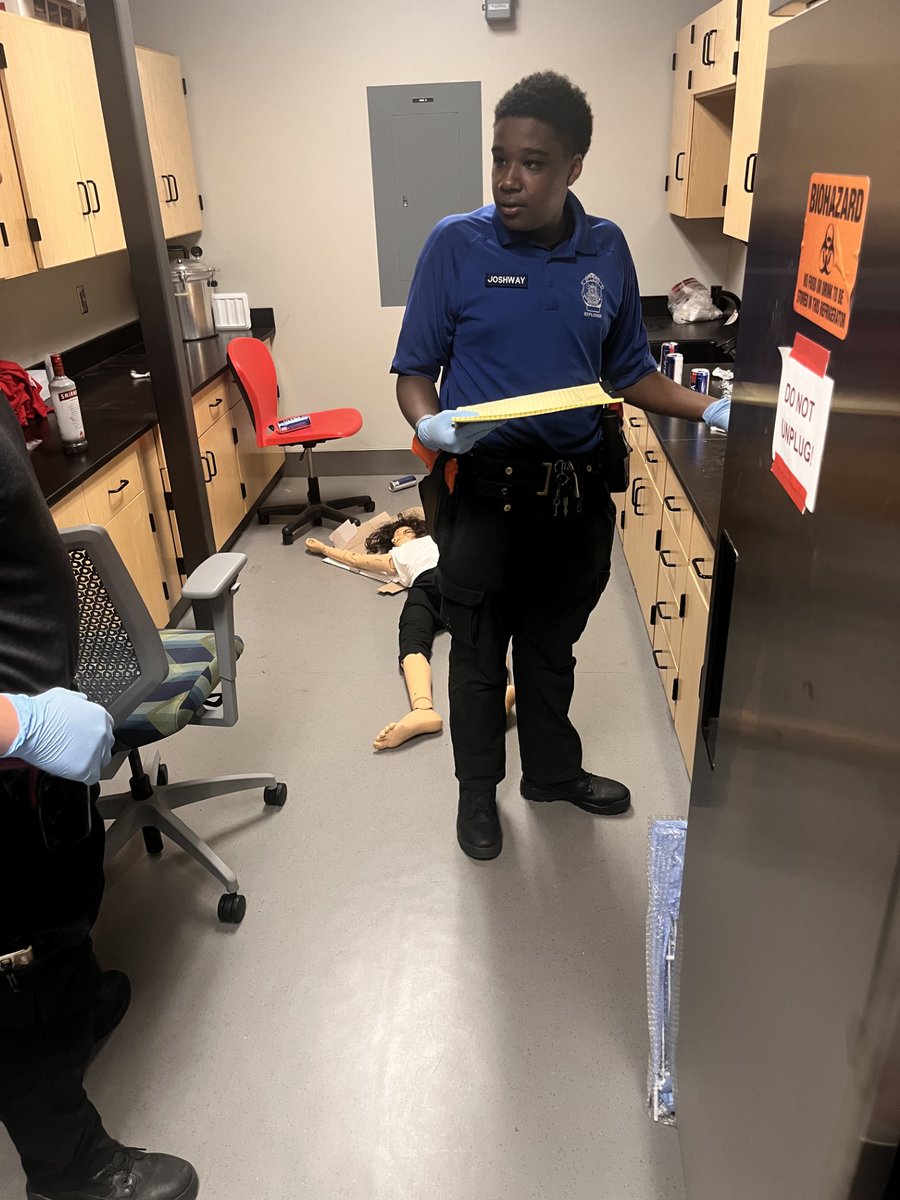 SLMPD's tweet photo. Congratulations go out to our #SLMPD and @stlcountypd Police Explorers for winning trophies during police explorers' competition in Topeka, KS! We are so proud of their work! #STL
1st Place: Tactical Fitness
1st Place: Domestic Violence
2nd Place: Hostage Negotiations https://t.co/zKgSl5Dhxw