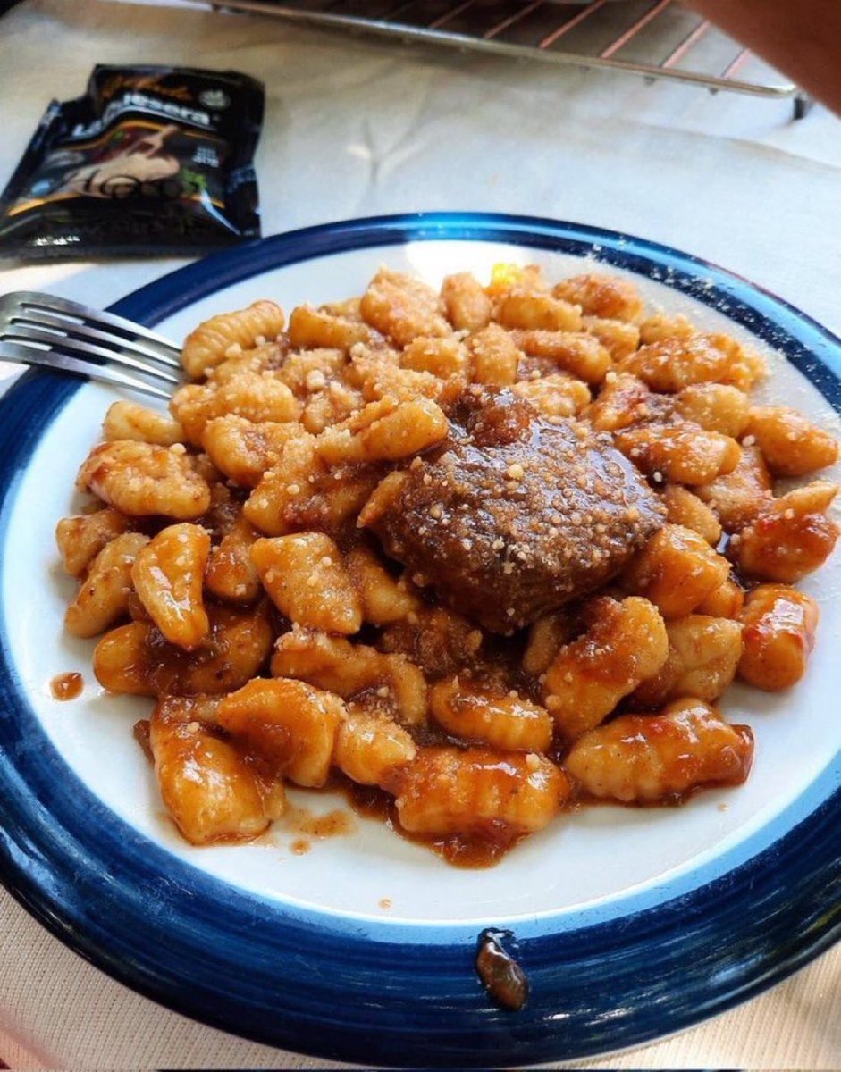 tomiezequiel15's tweet photo. UNA COMIDA NO TE PUEDE HACER FELIZ...

LA COMIDA: https://t.co/Mlx5Q2fpHp