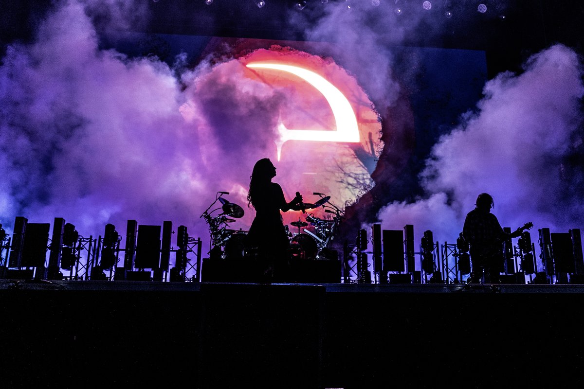 evanescence's tweet photo. Rain show in Milan last night. The epic finale of a trip in Italy we will never forget. This love runs deep! Grazie mille and we love you FOREVER Italia! See you soon.
(More photos to come there are too many)

📷 1,3,4 Francesco Prandoni
📷 2 Nino Fuori Modena https://t.co/792uXVj3eR