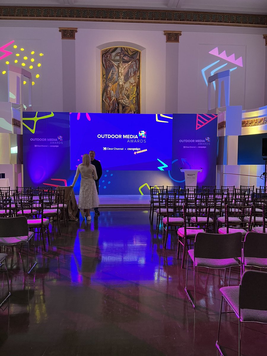 kineticwwUK's tweet photo. We’re at the #OutdoorMediaAwards tonight! Food luck to everyone! Fingers crossed for some wins! #OOH #HomeOfCreativity @ClearChannelUK https://t.co/tQP3FT8gVj