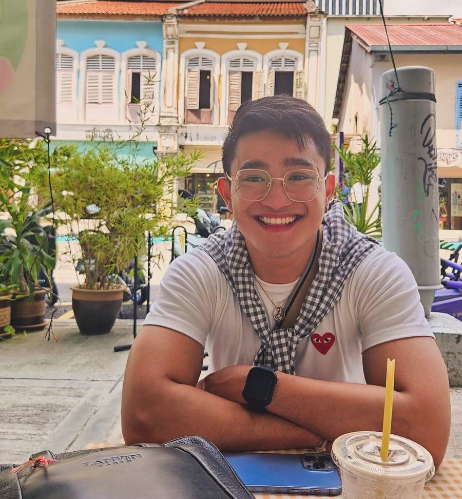 jmacwanders1113's tweet photo. POV: I'm your coffee date.☕️🇲🇾

🥸🥸🥸🥸

📸 @arshak_gray__ 

#jambookl #kualalumpur #malaysia https://t.co/DMd6A9dNOG