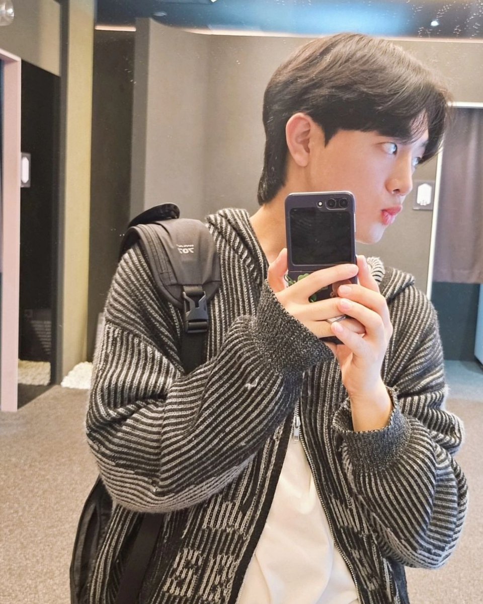 sherbie_senpai's tweet photo. 무니무니문익아 🥰 오늘도 수고했어 😀
#문익 #munik https://t.co/FZFyfv09XC