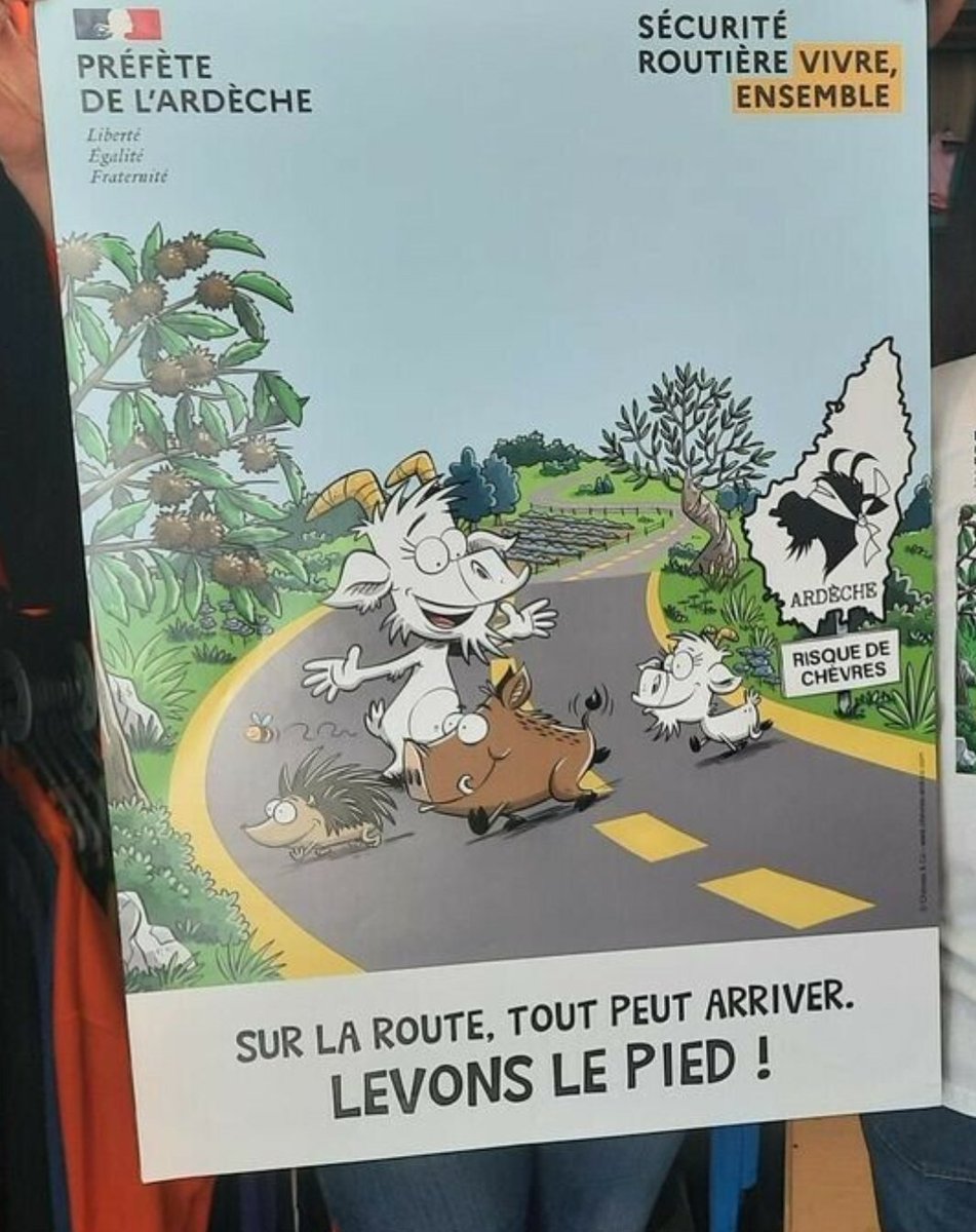 supra_cartoons's tweet photo. C'est réel... 😅🐐🐐🐐
#Ardeche #Chevres https://t.co/1ep5QMbRmo