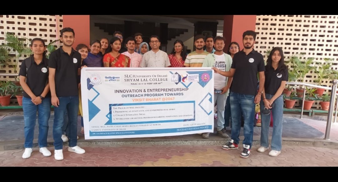 college_slc's tweet image. Today&apos;s outreach by Institutions Innovation Council, SLC, for Innovation n Entrepreneurship at Patel Chest Chowk, North Campus, Khalsa College, n Miranda House was a success! We gathered innovative ideas, raised awareness abt start-ups, awarded certificates to students!