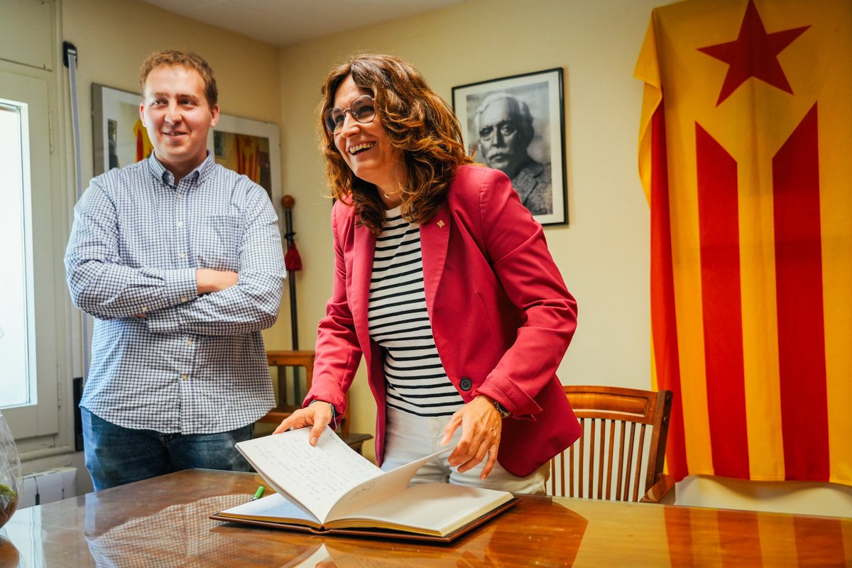 LauraVilagra's tweet photo. Visitem #Bellprat un municipi petit en extensió, però gran en actius. Pels antecedents històrics de tenir la primera alcaldessa de l'Estat hi tenim una relació especial. És tot un exemple de valentia, resiliència i compromís. 👇 https://t.co/WVRSMKuqL3